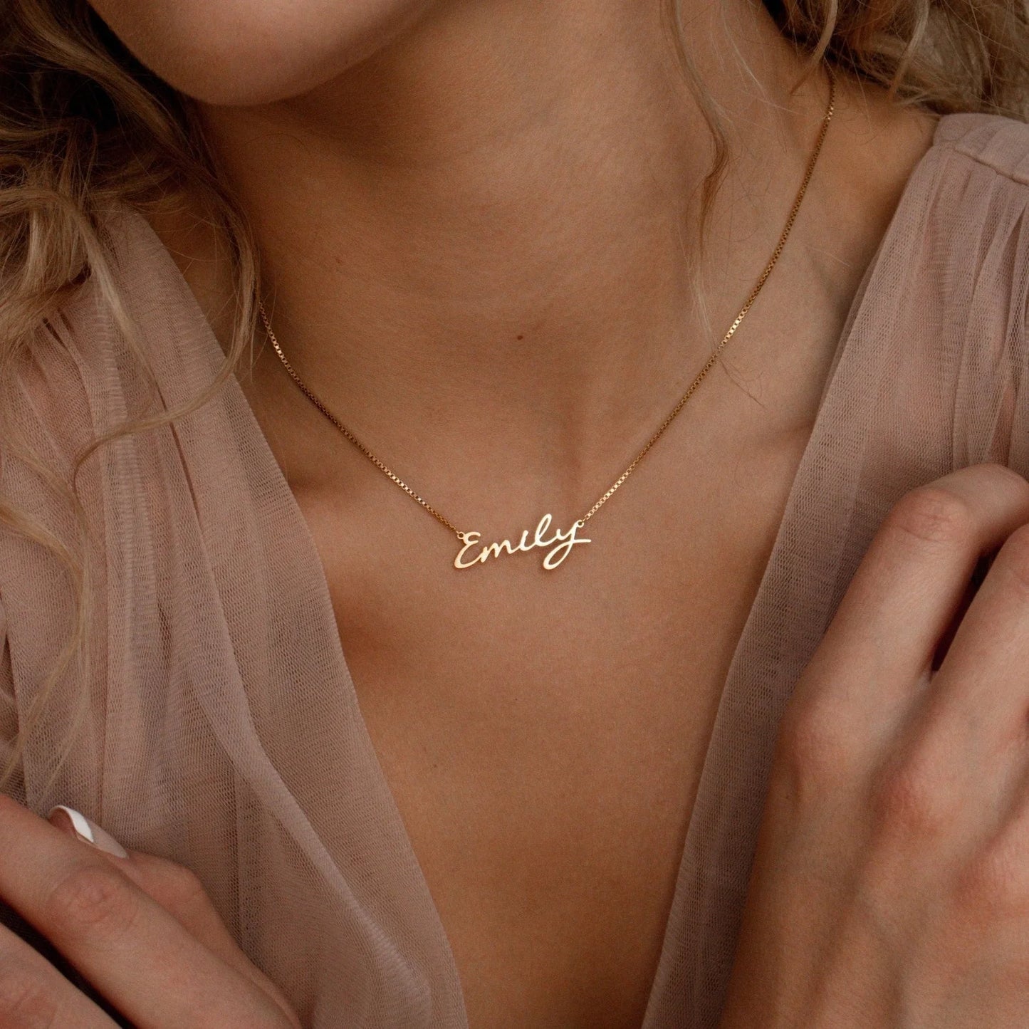 Custom Signature Name Necklace – Elegant, Personal & Timeless